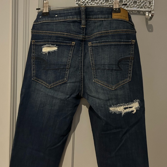 AMERICAN EAGLE Women's Distressed Dark Wash Skinny Jean (NWOT)￨Size US 4 - Picture 12 of 15